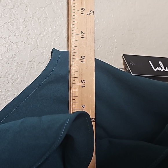 NWT Lulu's Medium Hearts Aflutter Ruffled Bodycon Midi Dress Green - Picture 10 of 12